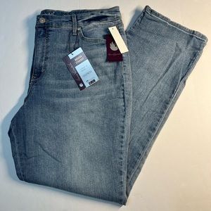 Gloria Vanderbilt Faded Blue Straight Leg Jeans